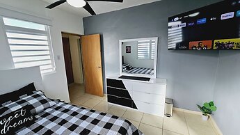 Cozy and Modern Apartment Black & White With Jacuzzi on Terrace