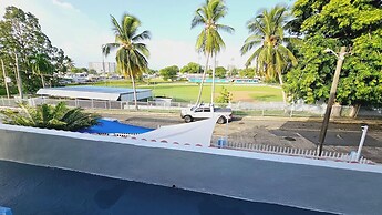 Cozy and Modern Apartment Black & White With Jacuzzi on Terrace