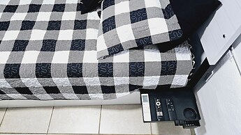 Cozy and Modern Apartment Black & White With Jacuzzi on Terrace