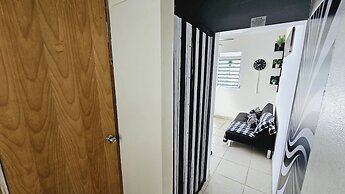 Cozy and Modern Apartment Black & White With Jacuzzi on Terrace