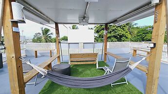 Cozy and Modern Apartment Black & White With Jacuzzi on Terrace