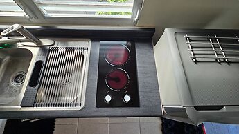 Cozy and Modern Apartment Black & White With Jacuzzi on Terrace