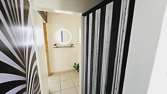 Cozy and Modern Apartment Black & White With Jacuzzi on Terrace