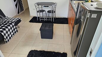 Cozy and Modern Apartment Black & White With Jacuzzi on Terrace