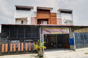 OYO 92826 Penginapan Syariah Faster Inn