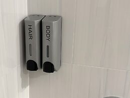 Regal Inn & Suites New York LaGuardia Hotel