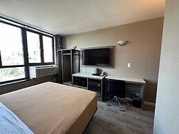 Regal Inn & Suites New York LaGuardia Hotel
