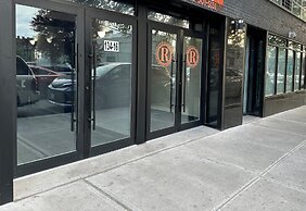 Regal Inn & Suites New York LaGuardia Hotel