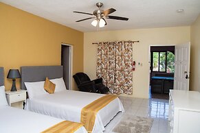 Beach-Pool-Sun-family-6 bedroom getaway