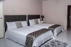 Beach-Pool-Sun-family-6 bedroom getaway