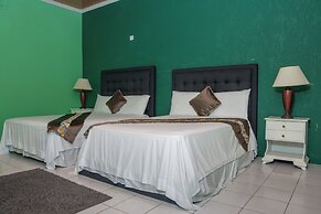 Beach-Pool-Sun-family-6 bedroom getaway