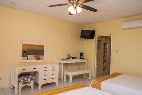 Beach-Pool-Sun-family-6 bedroom getaway