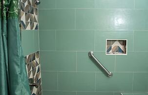 Beach-Pool-Sun-family-6 bedroom getaway