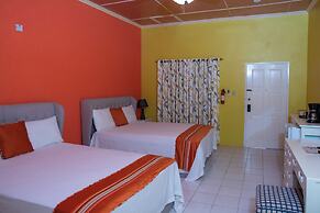 Beach-Pool-Sun-family-6 bedroom getaway