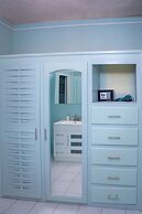 Beach-Pool-Sun-family-6 bedroom getaway