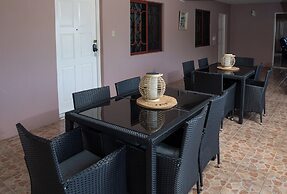 Beach-Pool-Sun-family-6 bedroom getaway