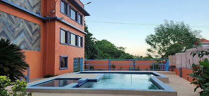 Beach-Pool-Sun-family-6 bedroom getaway