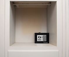 Beach-Pool-Sun-family-6 bedroom getaway