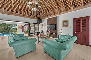Forever Summer Gorgeous 4BDR Villa