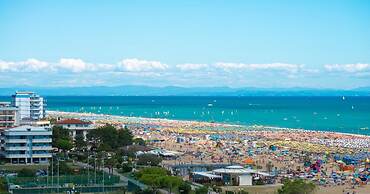 Bright Flat Next to the Beach in Bibione - Beahost