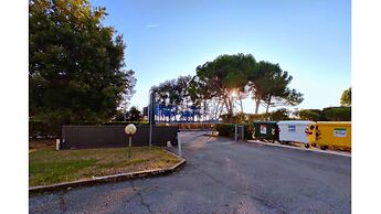 Functional Studio With Balcony - Beahost