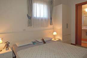 Charming Flat With Swimming Pool