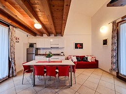 Charming Flat With Swimming Pool