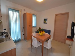 Modern Flat With Private Garden in Rosolina Mare