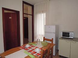 Nice Flat for 6 Guests With Private Garden