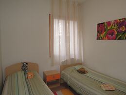 Nice Flat for 6 Guests With Private Garden