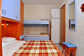 Lovely Holiday Apartment With sea View - Beahost