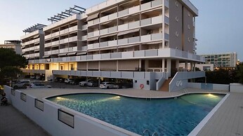 Lovely Holiday Apartment With sea View - Beahost