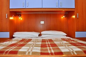 Lovely Holiday Apartment With sea View - Beahost