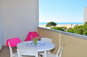 Bright sea Front Apartment With Terrace - Beahost