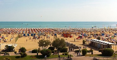 Lovely Apartment in Bibione With Swimming Pool