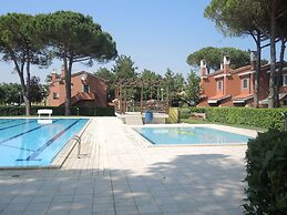 Lovely Apartment in Bibione With Swimming Pool