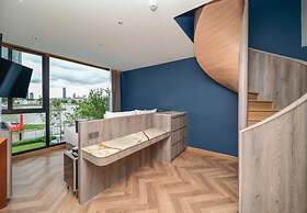 Ten Six Hundred, Chao Phraya, Bangkok by Preference, managed by The As