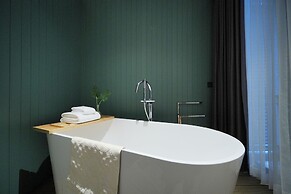 Ten Six Hundred, Chao Phraya, Bangkok by Preference, managed by The As