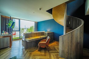 Ten Six Hundred, Chao Phraya, Bangkok by Preference, managed by The As