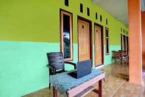 SPOT ON 92827 Anisah Adil Homestay SyariahNearsmart Kampung Desa Pakis