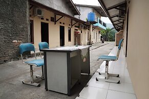 OYO 92831 Penginapan Raja