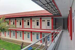 SPOT ON 92834 Wisma Dira Tiara Syariah