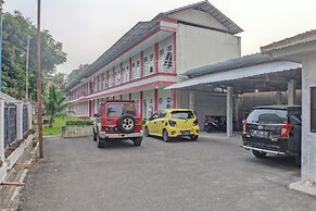 SPOT ON 92834 Wisma Dira Tiara Syariah