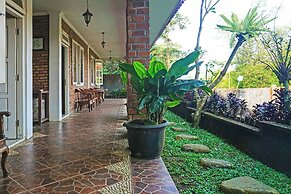 Capital O 92836 Villa Kampoeng Katineung