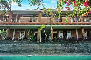 Capital O 92836 Villa Kampoeng Katineung