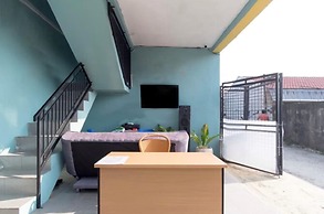 SPOT ON 92839 Nany Asoka Syariah Near Anyong Cafe Studio