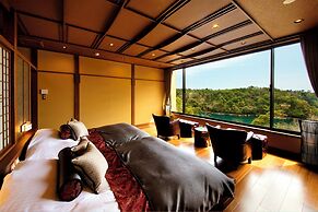 Noto Tsukumowan Hyakurakusou