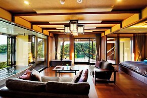 Noto Tsukumowan Hyakurakusou