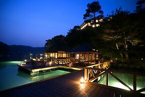 Noto Tsukumowan Hyakurakusou