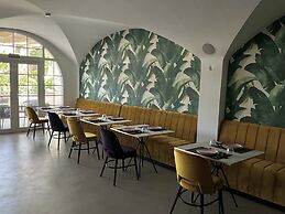 Hotel Estefanía Boutique Suites